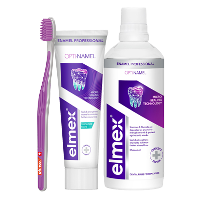 Produkty elmex pro péči o zubní sklovinu: zubní pasta a ústní voda s technologií Micro-Sealing.